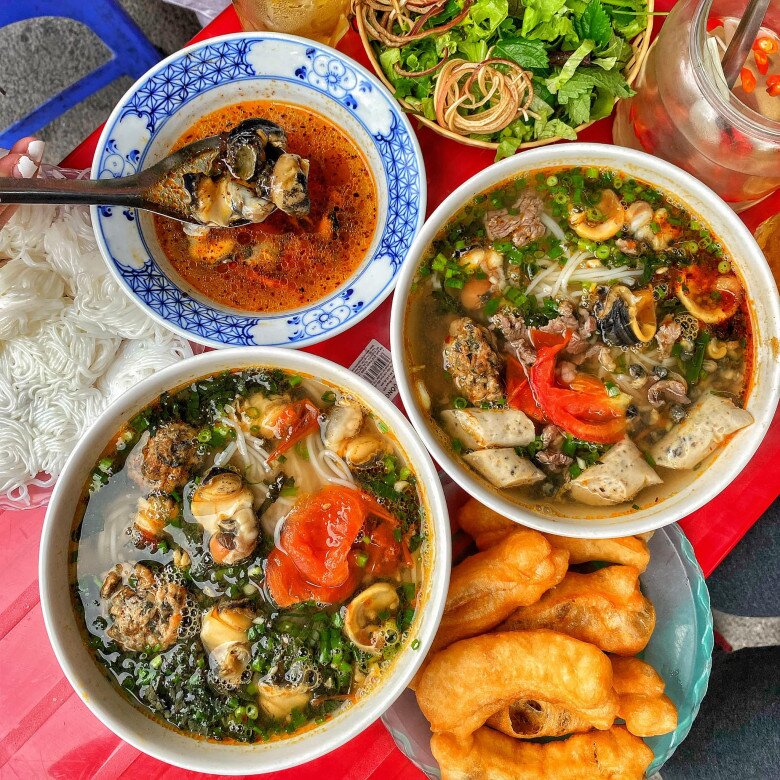 "Ăn sập" 5 quán bún ốc lâu đời nhất Hà Nội: Con ốc nào cũng béo núc, quán vỉa hè đông nghịt khách ngày bán cả nghìn bát - 6