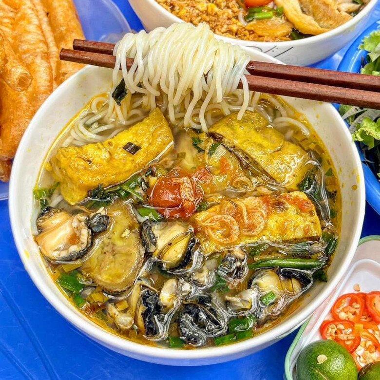 "Ăn sập" 5 quán bún ốc lâu đời nhất Hà Nội: Con ốc nào cũng béo núc, quán vỉa hè đông nghịt khách ngày bán cả nghìn bát - 5