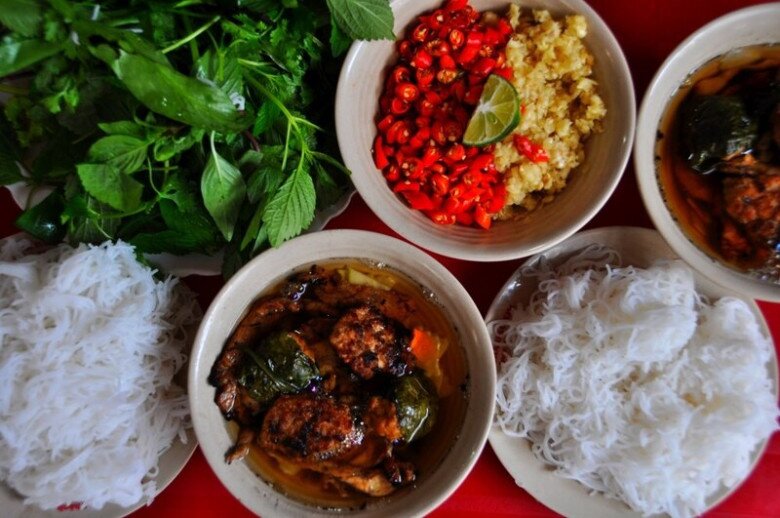 &#34;Ăn sập&#34; 4 quán bún chả lâu đời nhất Thủ đô: Nhiều nơi được Michelin vinh danh, có quán rộng 10m2 bán 600 suất/ngày - 6