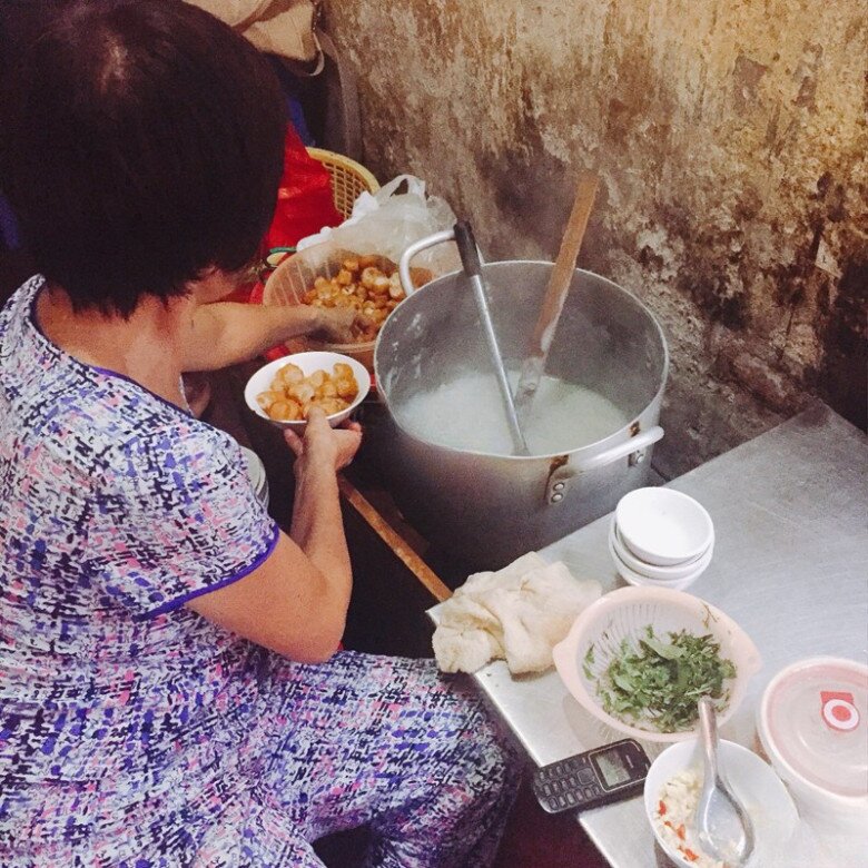 3 quán cháo trai lâu đời nhất Hà Nội: Có quán tồn tại hơn 40 năm, nhiều khách quen ăn từ bé tới lớn vẫn chỉ một hương vị - 5