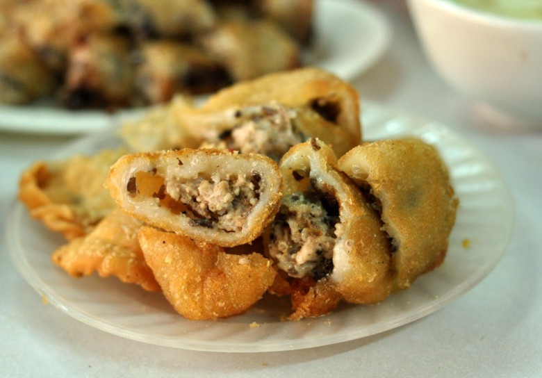 Đi tìm 2 quán bánh rán mặn ngon &#34;tuyệt đỉnh&#34; Hà Nội: Đều tồn tại hàng chục năm, phải lấy số xếp hàng cả tiếng - 6