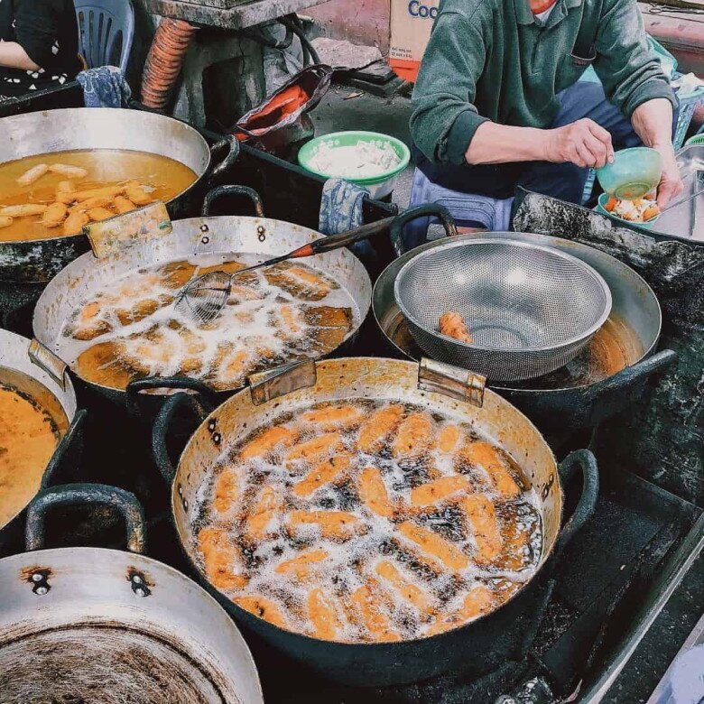 Đi tìm 2 quán bánh rán mặn ngon &#34;tuyệt đỉnh&#34; Hà Nội: Đều tồn tại hàng chục năm, phải lấy số xếp hàng cả tiếng - 2