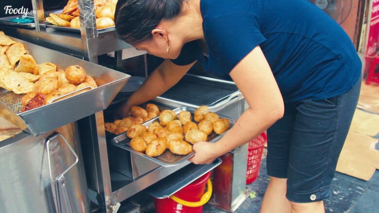 Đi tìm 2 quán bánh rán mặn ngon &#34;tuyệt đỉnh&#34; Hà Nội: Đều tồn tại hàng chục năm, phải lấy số xếp hàng cả tiếng - 4