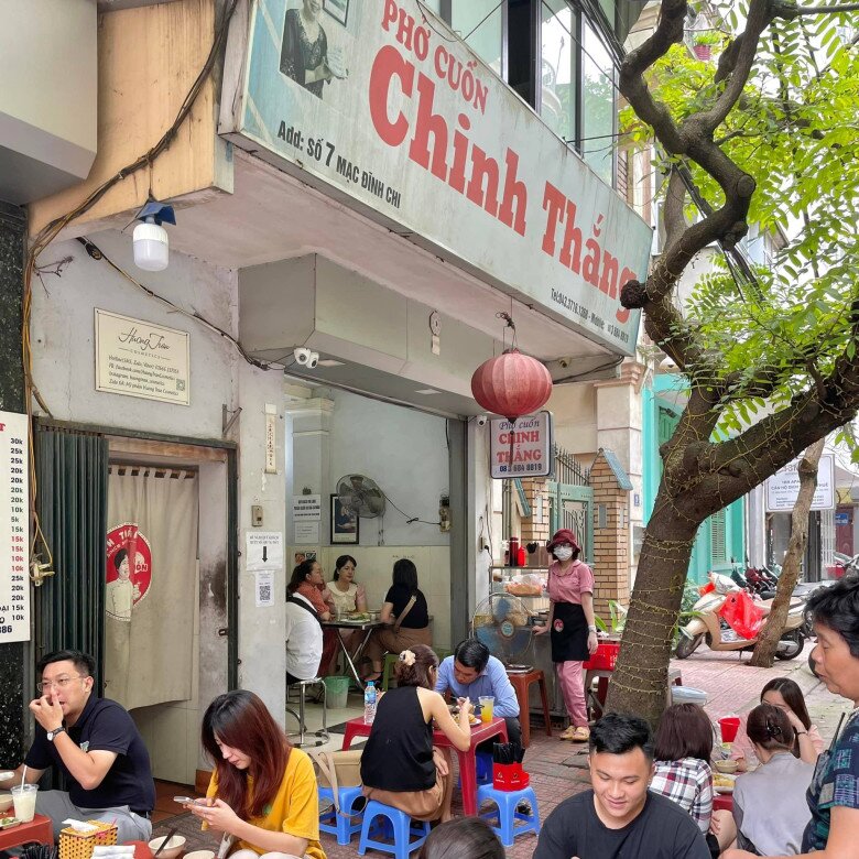 Ít ai biết &#34;sự tích&#34; về món phở cuốn trứ danh Hà Nội: Quán ăn đầu tiên &#34;phát minh&#34; ra xuất sắc được Michelin vinh danh - 2
