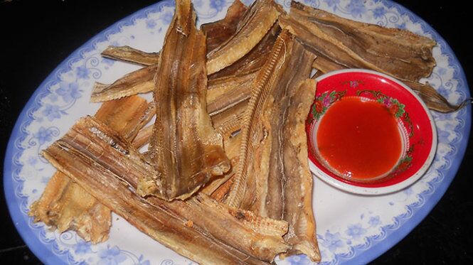 Loài cá nghe đã "gầy nhom" lại là đặc sản Đà Nẵng, đem phơi khô rồi nướng lên thơm nức mũi ai cũng mê - 3