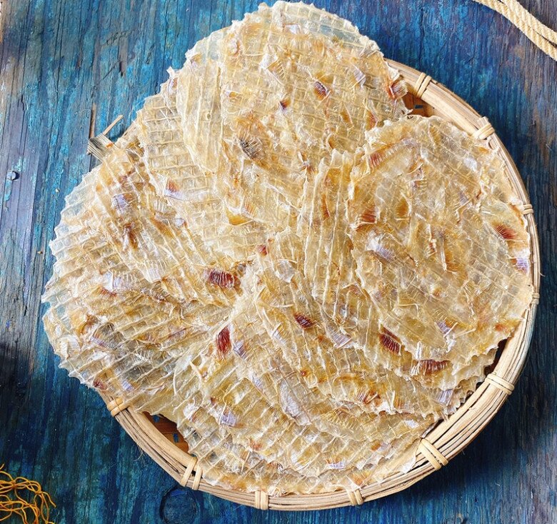 Loài cá tên như thú 4 chân xưa chỉ &#34;nhà nghèo&#34; mới ăn, nay đem phơi khô lại được giới trẻ cực thích, bán 250.000 đồng/kg - 3