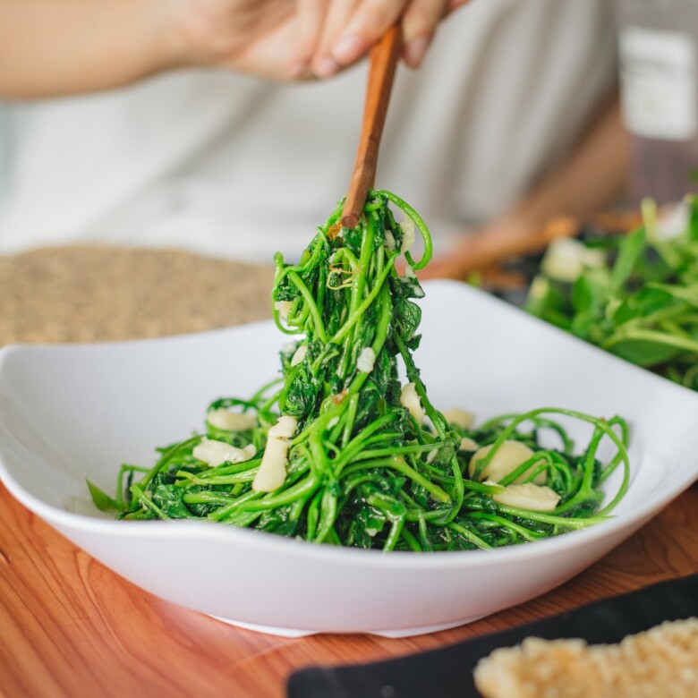 Loại rau xưa bị coi là &#34;rác&#34; nay thành đặc sản chị em thành phố lùng mua, 120.000đ/kg bán vẫn &#34;đắt như tôm tươi&#34; - 3