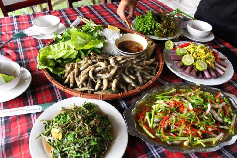 Loại rau xưa mọc dại cho không ai lấy nay thành đặc sản miền Tây xuất hiện trong nhà hàng, ai đến cũng muốn thử - 4