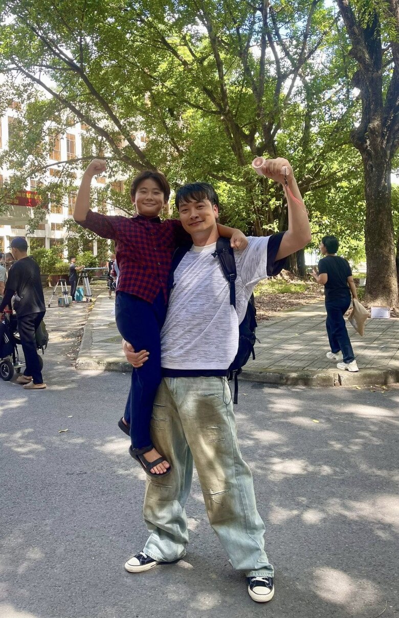 Màn thay diễn viên của Cách Em 1 Milimet: Huỳnh Anh có &#34;con trai thất lạc&#34;, Huyền Lizzie và &#34;em sinh đôi&#34; xinh như búp bê - 5