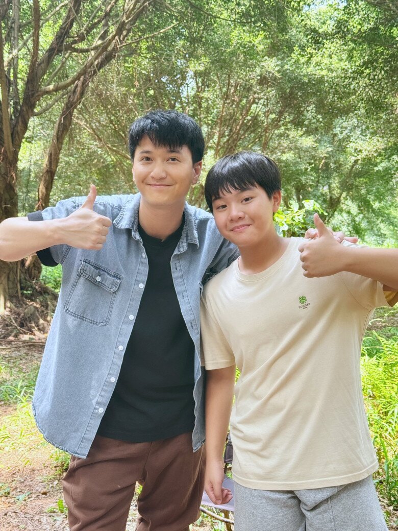 Màn thay diễn viên của Cách Em 1 Milimet: Huỳnh Anh có &#34;con trai thất lạc&#34;, Huyền Lizzie và &#34;em sinh đôi&#34; xinh như búp bê - 2