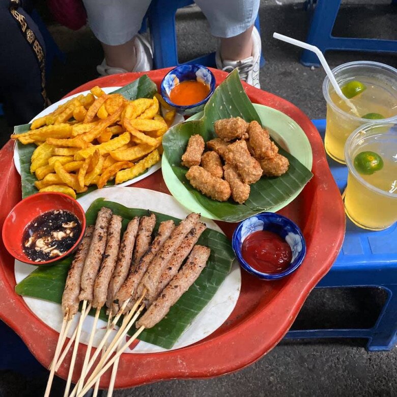 Món ăn đường phố "gây nghiện" nhất mùa này ở Hà Nội: Top 7 địa chỉ ngon "quên sầu" không thể bỏ qua! - 2