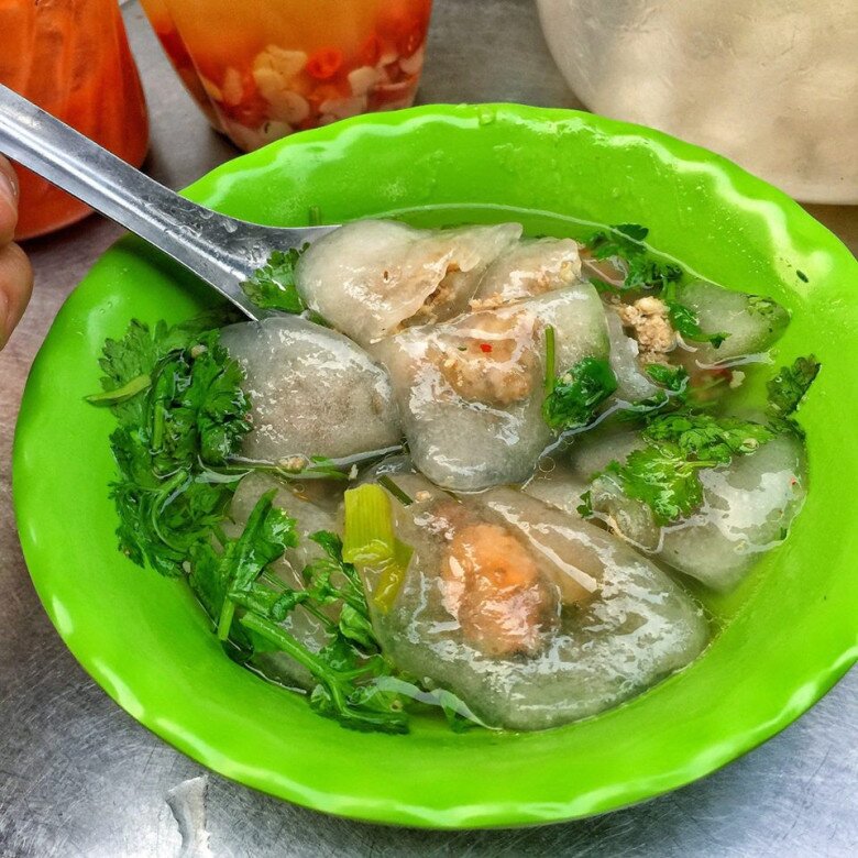 Món ăn vừa quen vừa lạ chỉ có ở Hà Nội: Khắp Thủ đô chỉ còn đúng 2 nơi bán, thử một lần là &#34;nghiện&#34; - 4