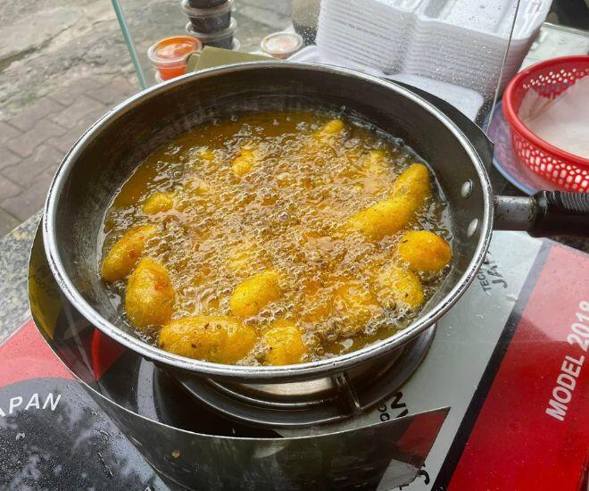 Món bánh &#34;độc lạ Bình Dương&#34; với cái tên độc nhất, chỉ 3.000đ/cái có ngay hương vị tuổi thơ - 1