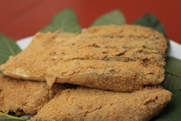 Món cá đem ủ thứ bột thơm phức thành đặc sản độc lạ ở Vĩnh Phúc: Ăn một lần mê tới già, khách đóng thùng mua làm quà - 3