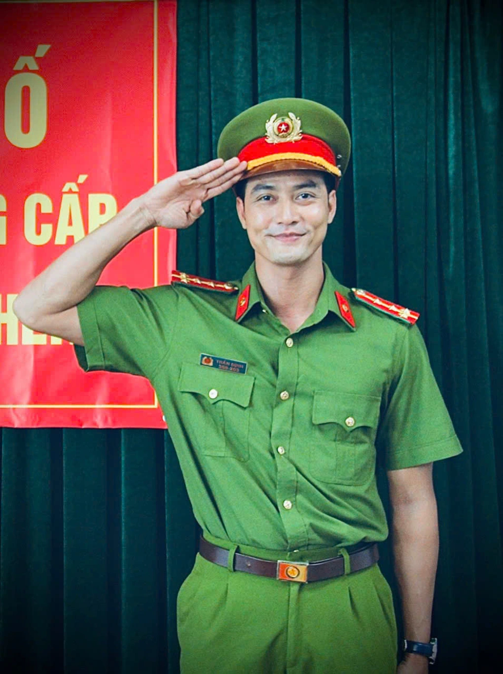 Nam diễn viên Mưa Đỏ được nhận xét &#34;mặt búng ra phản diện&#34;, vợ thông báo &#34;không thể giữ quan hệ ở trạng thái văn minh&#34; - 6