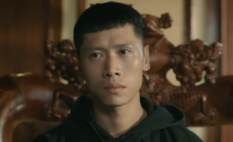 “Sen” Mưa Đỏ hoá giang hồ trong Cách Em 1 Milimet: Y hệt bản nhí, bị nghi là cảnh sát ngầm vì mặt “búng ra chữ liêm” - 4
