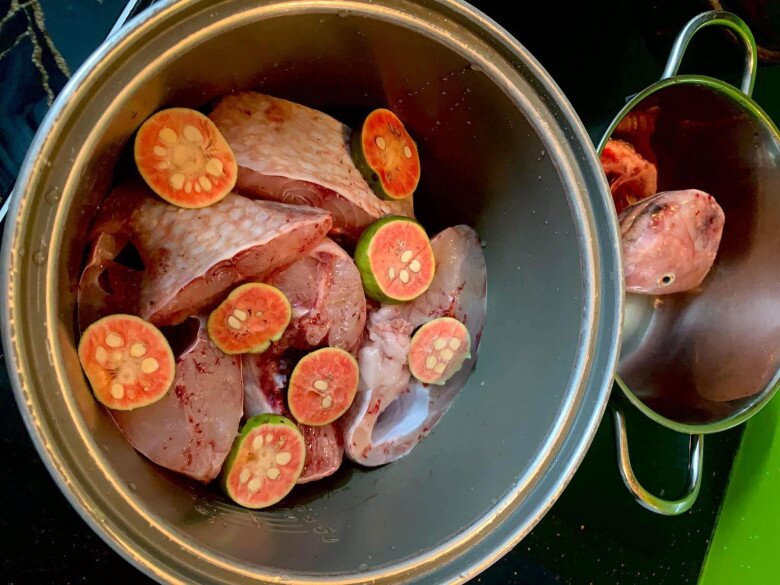 Thứ quả có ruột màu hồng cực xinh xưa đầy ở quê nay thành đặc sản thành phố, giá ngang trái cây nhập khẩu - 6