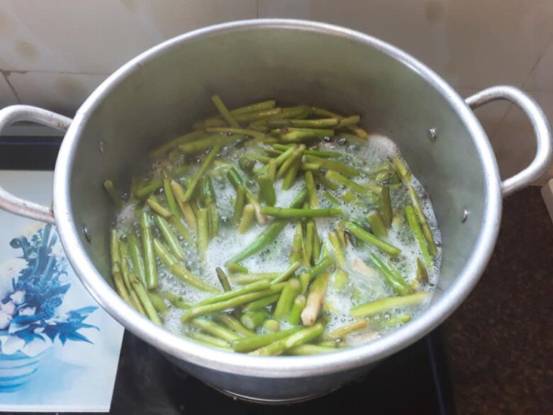 Thứ xưa nhà nghèo ăn phát chán còn vứt cho lợn nay thành đặc sản được đóng túi bán khắp nơi, thử một lần là "nghiện" - 4