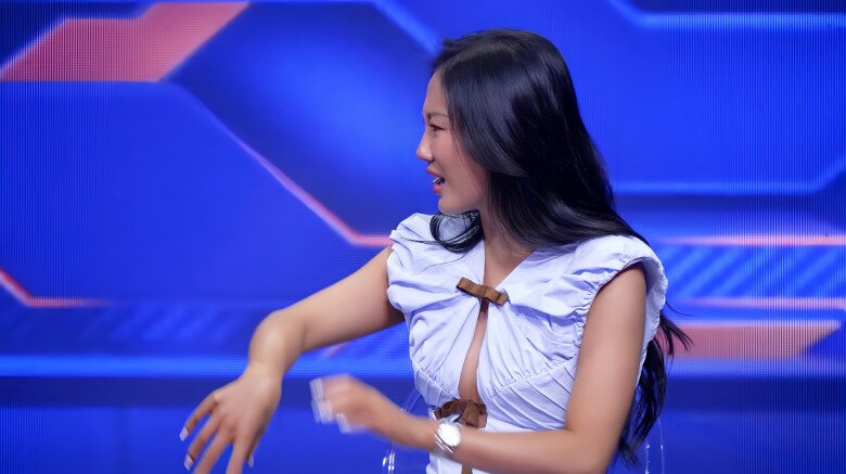 Từ Minh Hằng đến Đông Nhi - dàn sao Việt lần đầu chạm mặt “song trùng” A.I của chính mình - 6