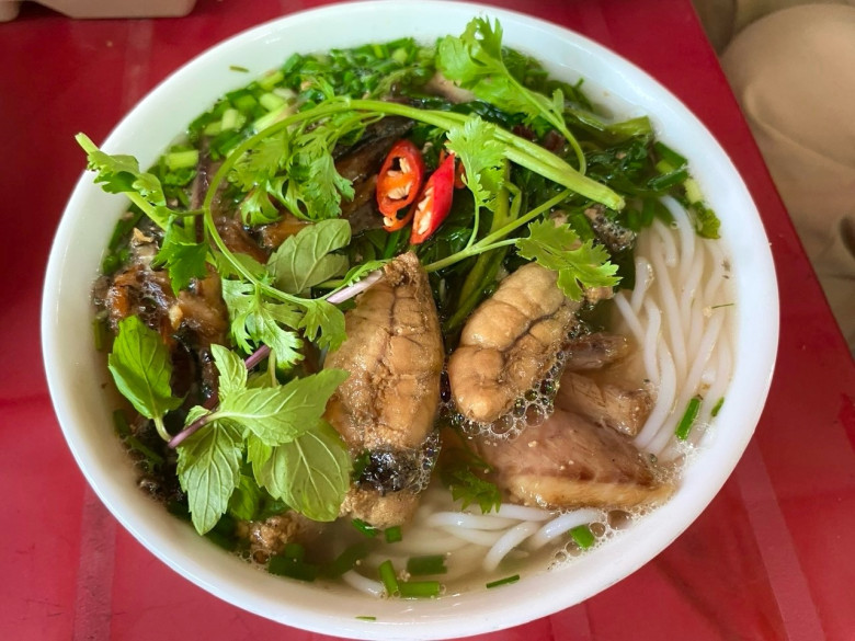 Về Hải Phòng thử món bún trứ danh: Chế biến vô cùng cầu kỳ, 10 người ăn cả 10 người đều &#34;nghiện&#34; - 2