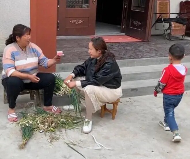 Mẹ chồng bí mật đẻ con rồi đề nghị con dâu nhận làm mẹ đứa bé, thám tử điều tra được sự thật chấn động - 2