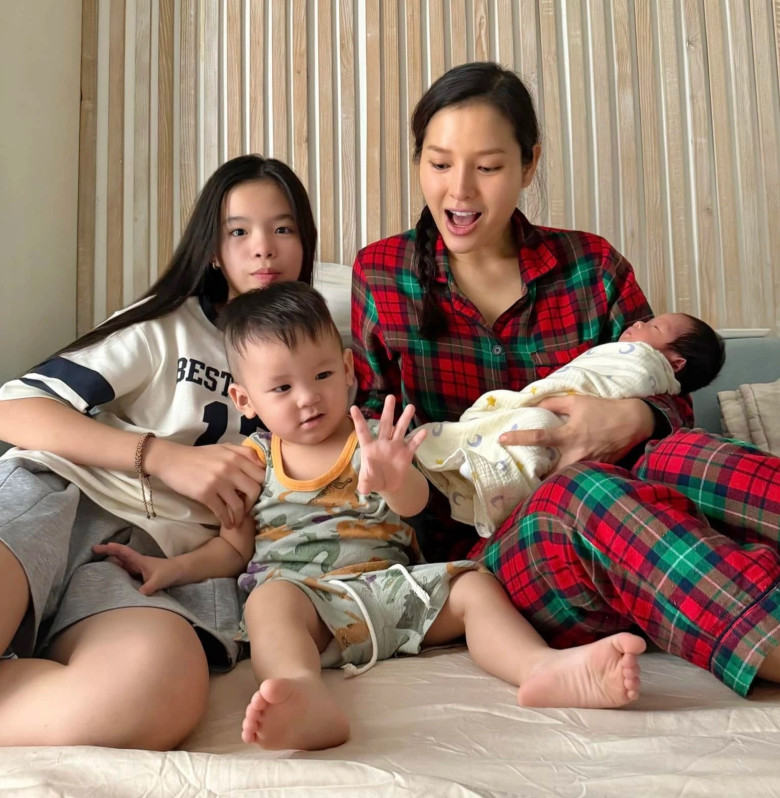 Dàn nhóc tỳ tuổi Tỵ chào đời năm 2025: Nhật Kim Anh sinh công chúa lai, Ngô Thanh Vân - Puka cùng chồng trẻ đón con - 10