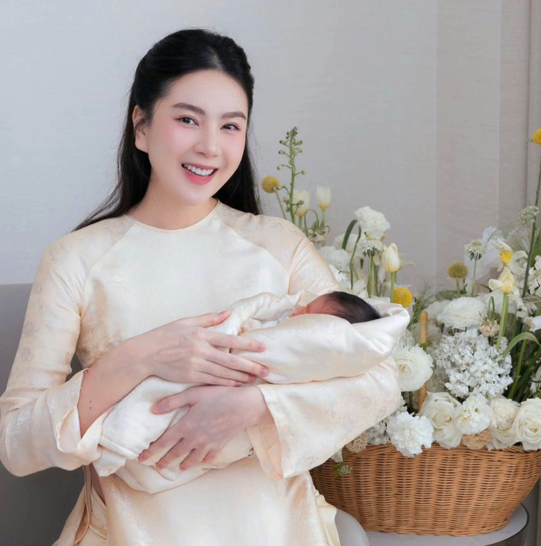 Dàn nhóc tỳ tuổi Tỵ chào đời năm 2025: Nhật Kim Anh sinh công chúa lai, Ngô Thanh Vân - Puka cùng chồng trẻ đón con - 9