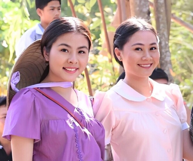 Thanh Hiền - Vân Trang: Cặp “tình địch” năm nào giờ thành mẹ bỉm cực phẩm, Vân Trang đẻ 4 lần vẫn thon thả - 1