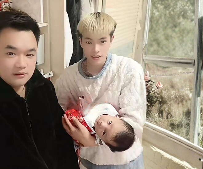 Con trai thuê trọ sống thử có con với bạn học, người bố lên chức ông nội ở tuổi 38, nấu cơm cữ cho con dâu - 1