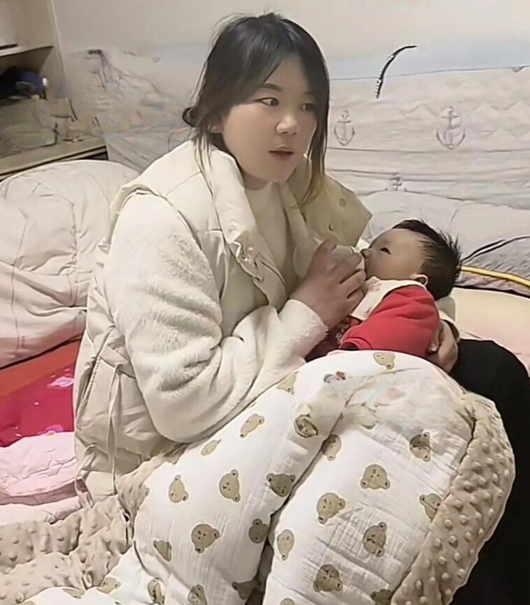 Con trai thuê trọ sống thử có con với bạn học, người bố lên chức ông nội ở tuổi 38, nấu cơm cữ cho con dâu - 2