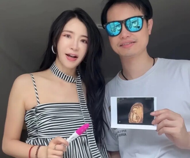 Nữ MC xinh đẹp rời đài quốc gia thông báo hạ sinh con đầu lòng, khoe cảnh cho con bú với visual cực phẩm - 1