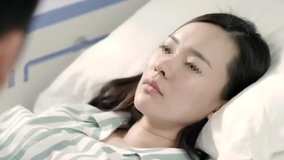 Vợ trượt chân sảy thai ở tháng thứ 7, chồng giận dữ đòi ly hôn, 2 tháng sau cô phát hiện đứa trẻ vẫn còn sống - 2