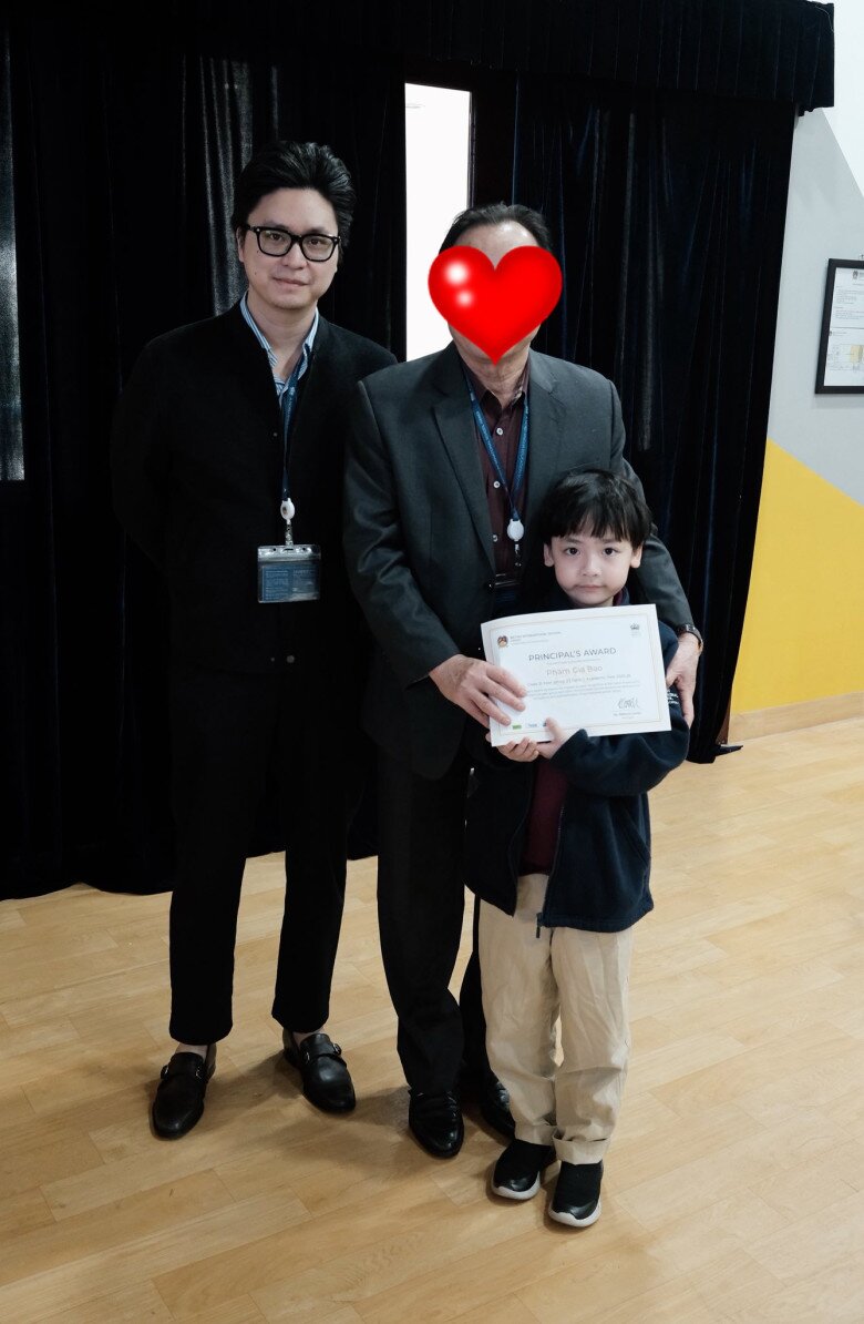 Lấy thiếu gia Hà Nội, MC Đài THVN nghỉ việc về làm mẹ sang chảnh, chẳng tiếc khi con mượn túi hiệu LV đi chơi - 9