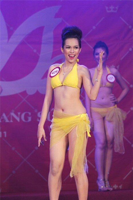 Hoa hậu lọt top 100 gương mặt đẹp nhất Thế giới có em gái sinh năm 1990 xinh không kém, body nức nở nhưng không vào showbiz - 4