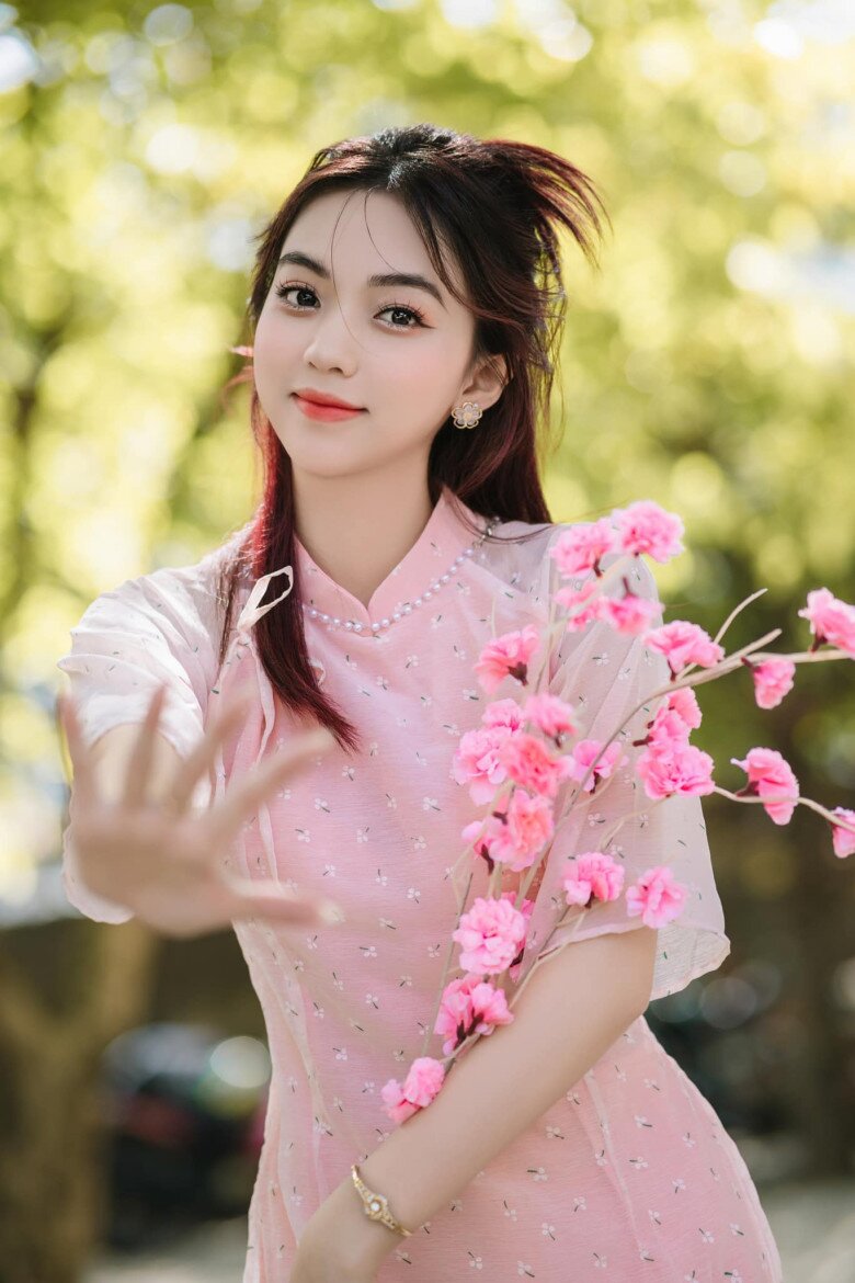 Nước da trắng như sứ của nữ sinh 2K3 là học trò của Bùi Quỳnh Hoa vừa đăng quang Hoa hậu sinh viên - 3
