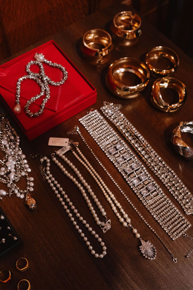 Váy cưới của con gái tỷ phú Jonathan Hạnh Nguyễn: Màu trắng chủ đạo, mang dấu ấn haute couture và tinh thần quý tộc Ý - 3