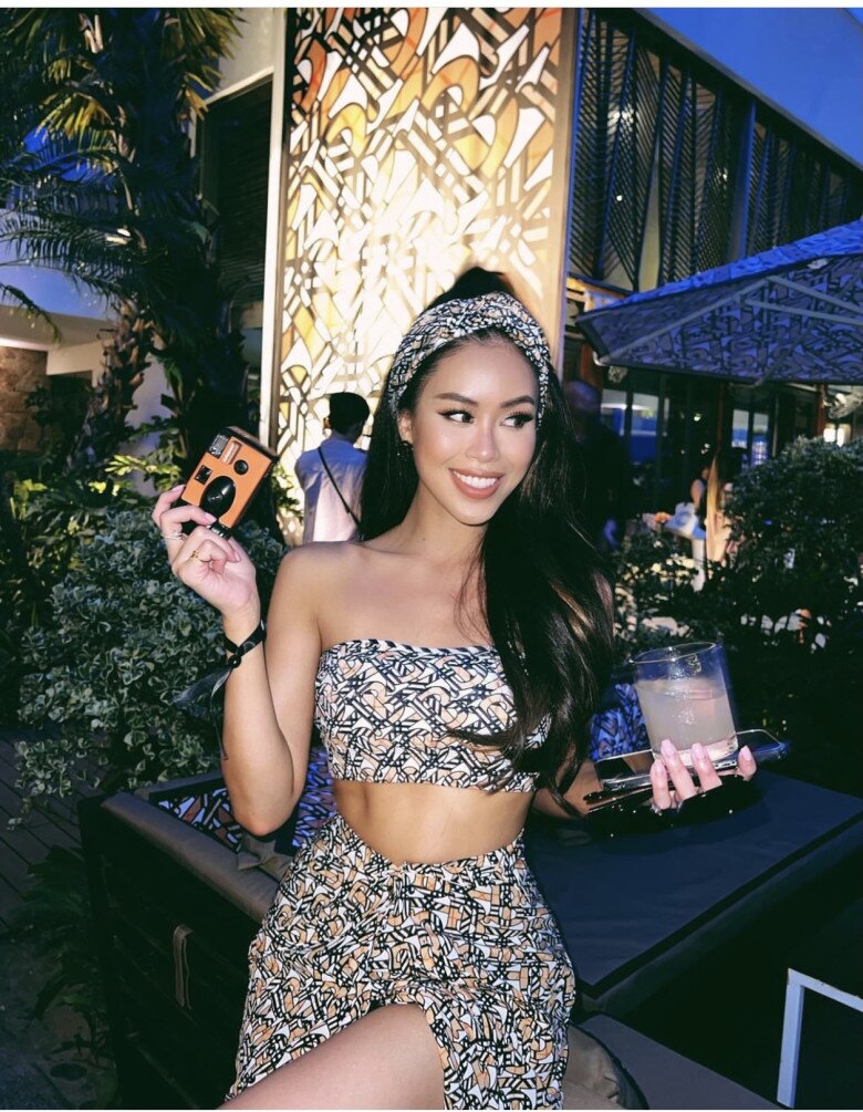 Váy cưới của con gái tỷ phú Jonathan Hạnh Nguyễn: Màu trắng chủ đạo, mang dấu ấn haute couture và tinh thần quý tộc Ý - 6