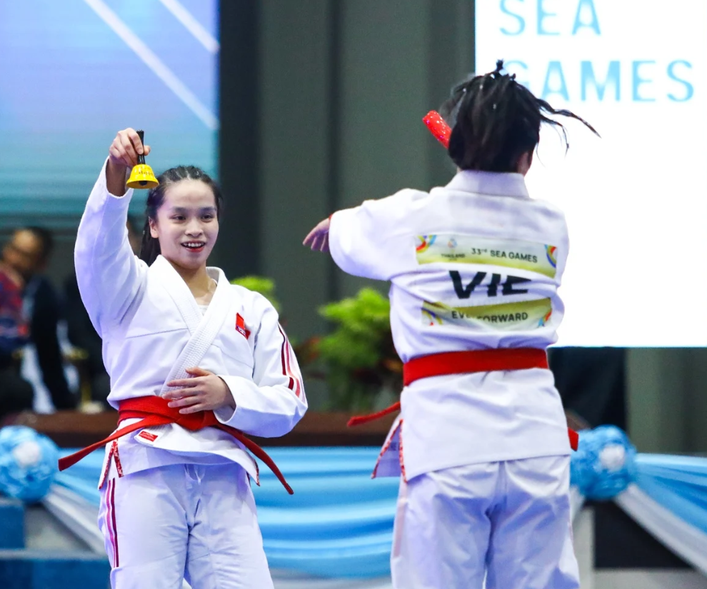 VĐV Jujitsu được mẹ "hộ tống" sang Thái thi đấu, vượt nỗi sợ giành huy chương, tiết lộ lời dặn dò đặc biệt - 3