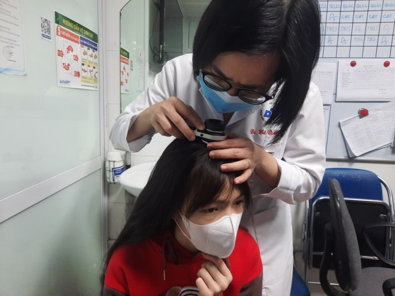 Trẻ tuổi tóc đã bạc có phải dấu hiệu mắc bệnh nan y, thực hư việc tóc bạc chuyển đen chỉ sau 2 ngày điều trị? - 2