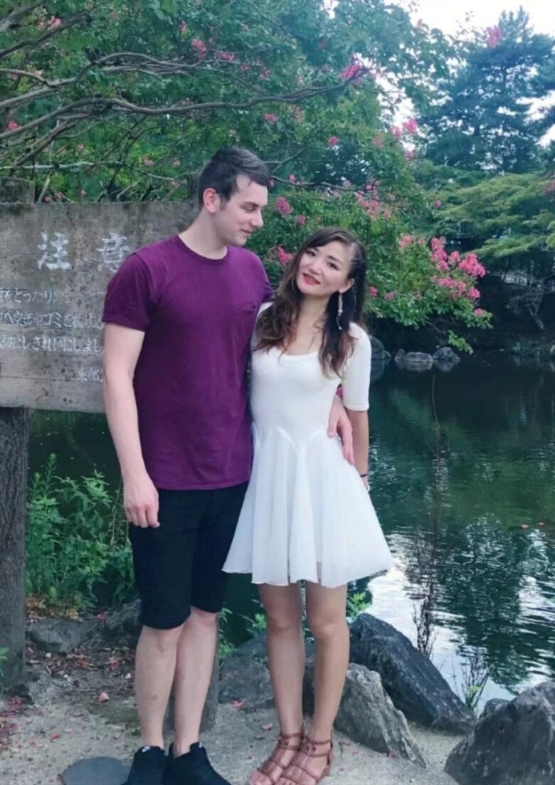 8X "cưa đổ" trai Anh kém 3 tuổi, chàng rể Tây sẵn sàng ở rể, được bố vợ giao trọn tài sản - 3