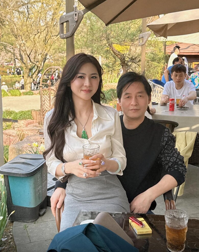 9X cưới chồng hơn 32 tuổi được cho 370 triệu tiêu vặt mỗi tháng, chồng mạnh tay tặng 2 xe sang cùng biệt thự 75 tỷ đồng - 5