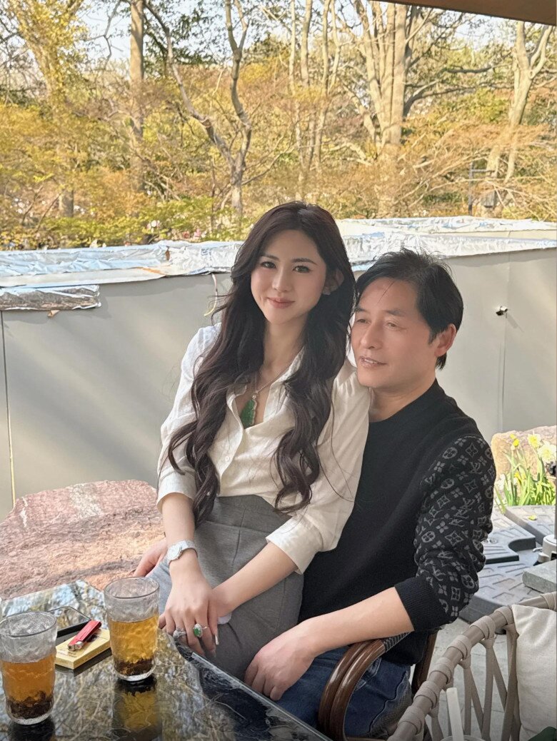 9X cưới chồng hơn 32 tuổi được cho 370 triệu tiêu vặt mỗi tháng, chồng mạnh tay tặng 2 xe sang cùng biệt thự 75 tỷ đồng - 8