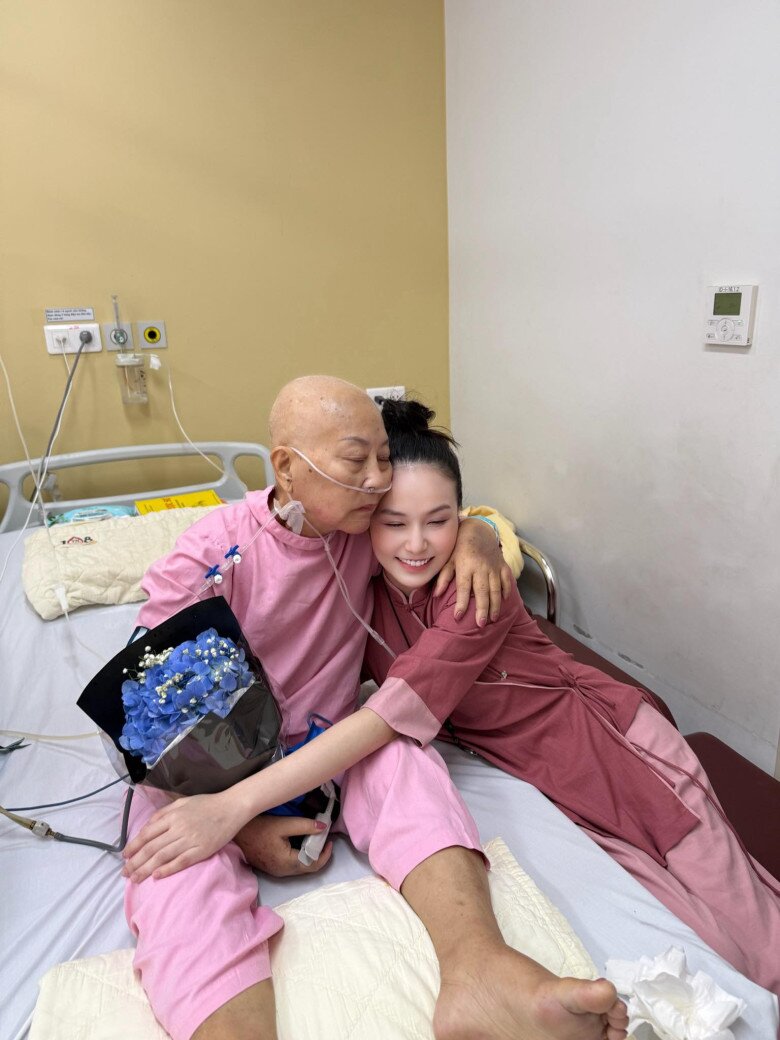 Bà xã Tuấn Hưng trải lòng về hành trình chăm sóc mẹ chồng trong bệnh viện, chia sẻ về nhân duyên đặc biệt - 2