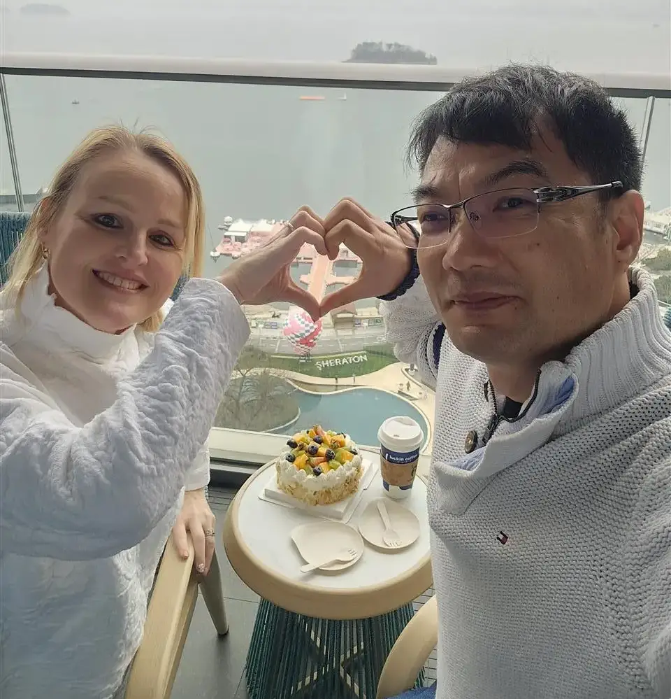 Chàng trai khiếm thị học hết cấp 2, làm nghề massge cưới vợ Tiến sĩ người Mỹ, sinh 2 con đẹp như thiên thần - 3