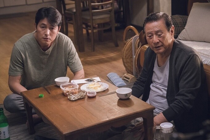 Đến ra mắt nhà bạn gái, thấy bức ảnh gia đình nhà cô ấy, tôi sợ toát mồ hôi hột - 2