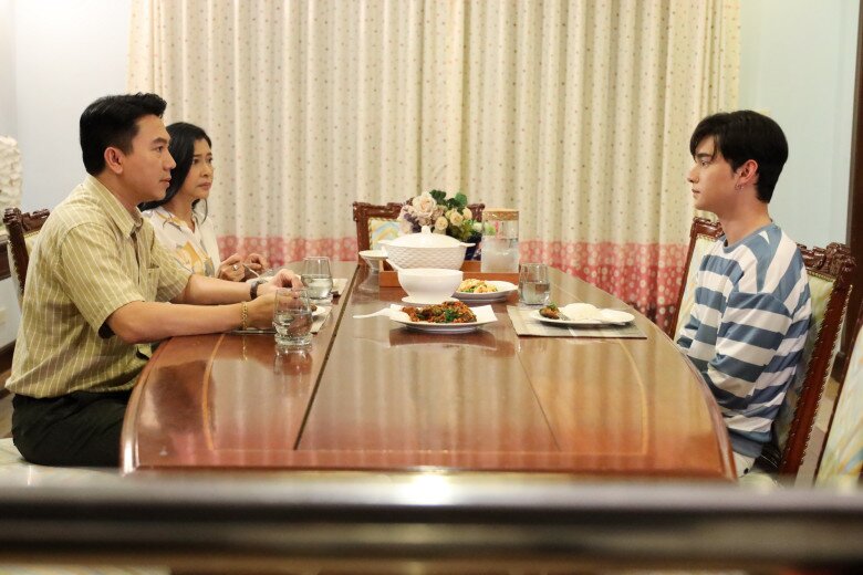 Em vợ đòi 100 triệu làm quà cưới, khi tôi đặt tiền xuống, vợ đã quỳ xuống xin lỗi tôi - 1