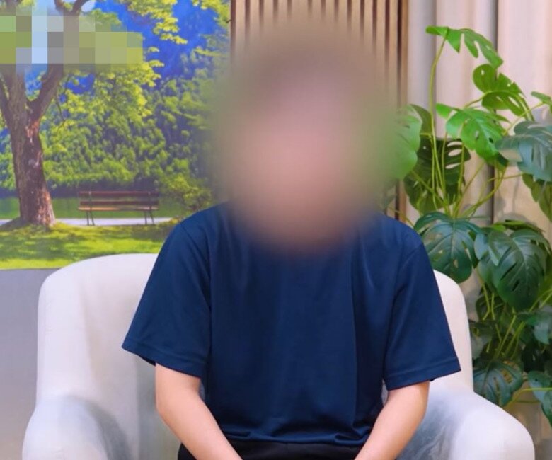 Hạnh phúc vì vợ gánh nợ cùng mình, anh chồng choáng váng khi thấy một người phụ nữ đáng tuổi mẹ tìm đến - 1