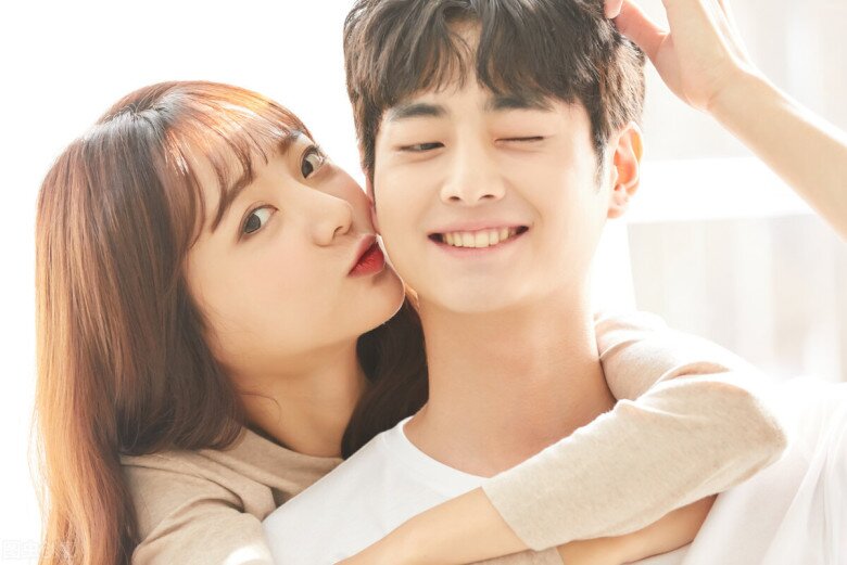 Khi hôn, nếu đàn ông vô thức làm 3 điều này, chứng tỏ anh ấy thật lòng yêu bạn - 2