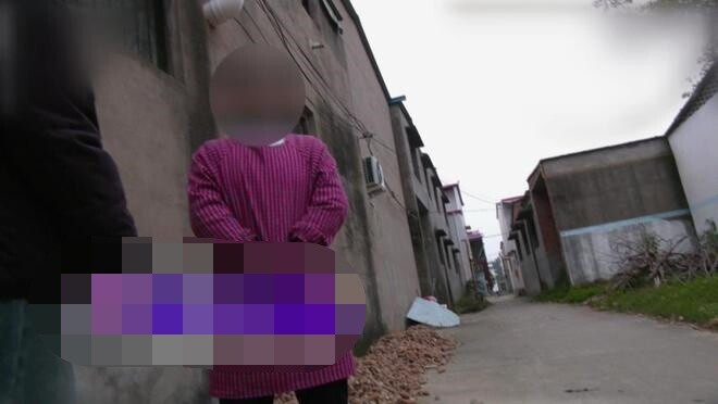 Mừng đầy tháng con gái bằng 20 bàn tiệc, người đàn ông sốc nặng trước sự thật khi đến nhà bạn gái - 2