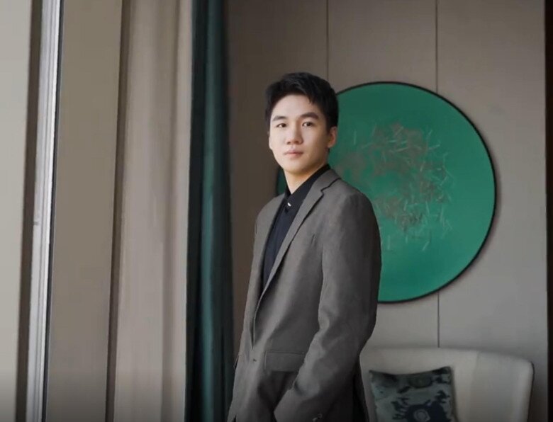 Phải lòng trai trẻ kém 20 tuổi, phú bà làm mẹ đơn thân kiếm 18,5 tỷ/năm cưới vội sau gần 1 năm yêu - 4